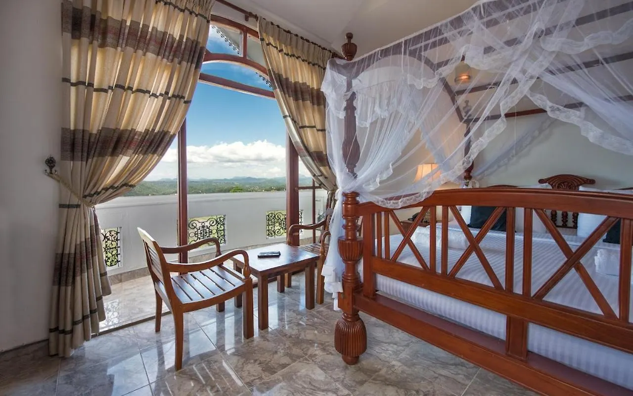Ceylon Breeze Hotel Kandy 0*,