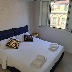 Amendola Pensión Nápoles
